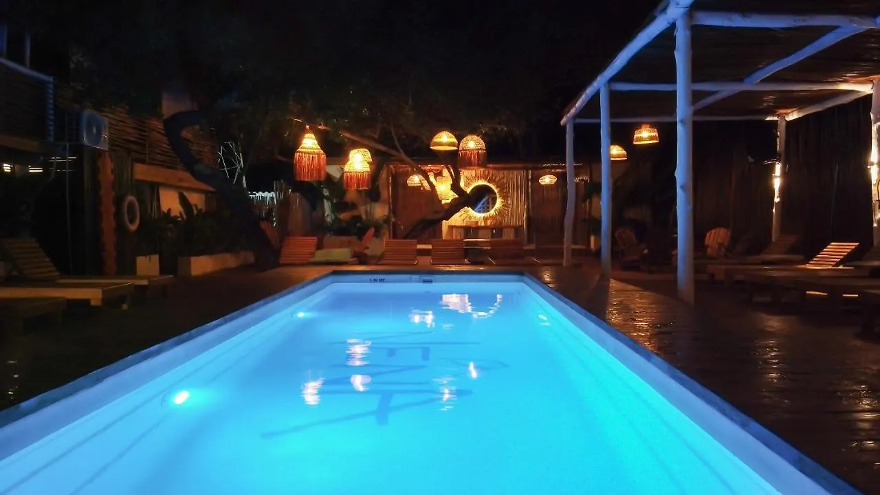 Nena Beach Club & Hotel Pendales 3*,
