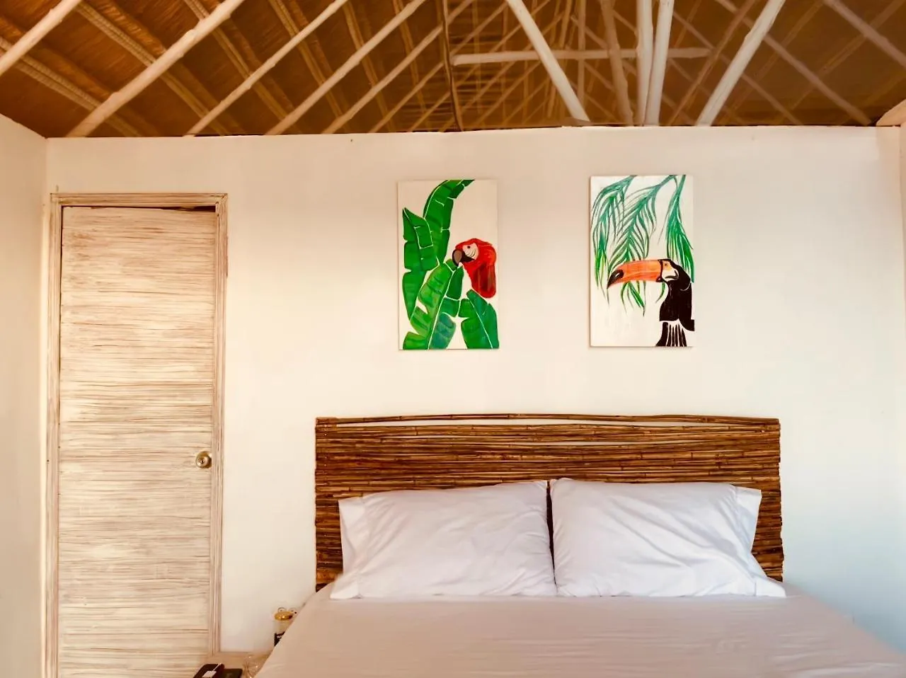Nena Beach Club & Hotel Pendales