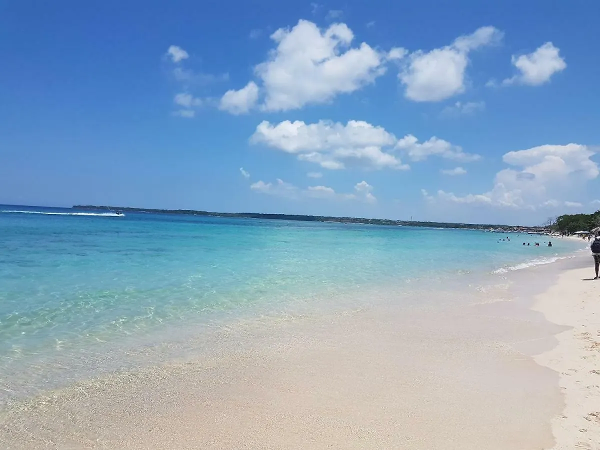 Nena Beach Club & Hotel Pendales